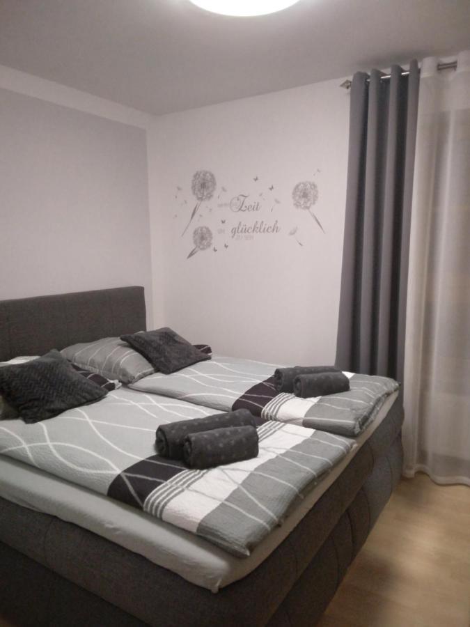 Ferienwohnung Mit Balkon Schwandorf Bagian luar foto
